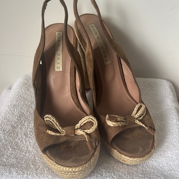 Pura Lopez brown suede platform heel and insane traction bottom! - Picture 2 of 5